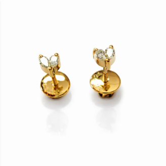 18 KT Yellow Gold Natural Diamond Wedding Wear Stud Earrings