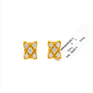 18 KT Gold Floral Diamond Stud Earrings
