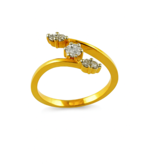18 KT Gold Diamond Elegant Curved Ring