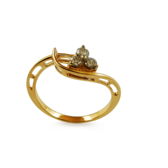 18 KT Gold Diamond Floral Cluster Ring