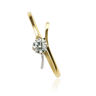 18 KT Gold Diamond Twist Solitaire Ring
