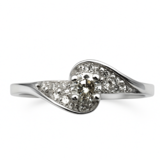 18 KT White Gold Diamond Swirl Ring