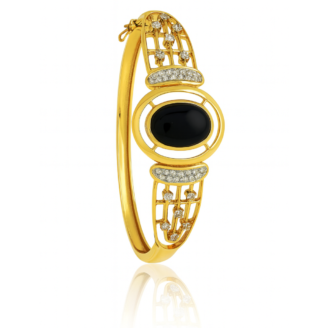 18 KT Yellow Gold Elegant Diamond Onyx Bracelet